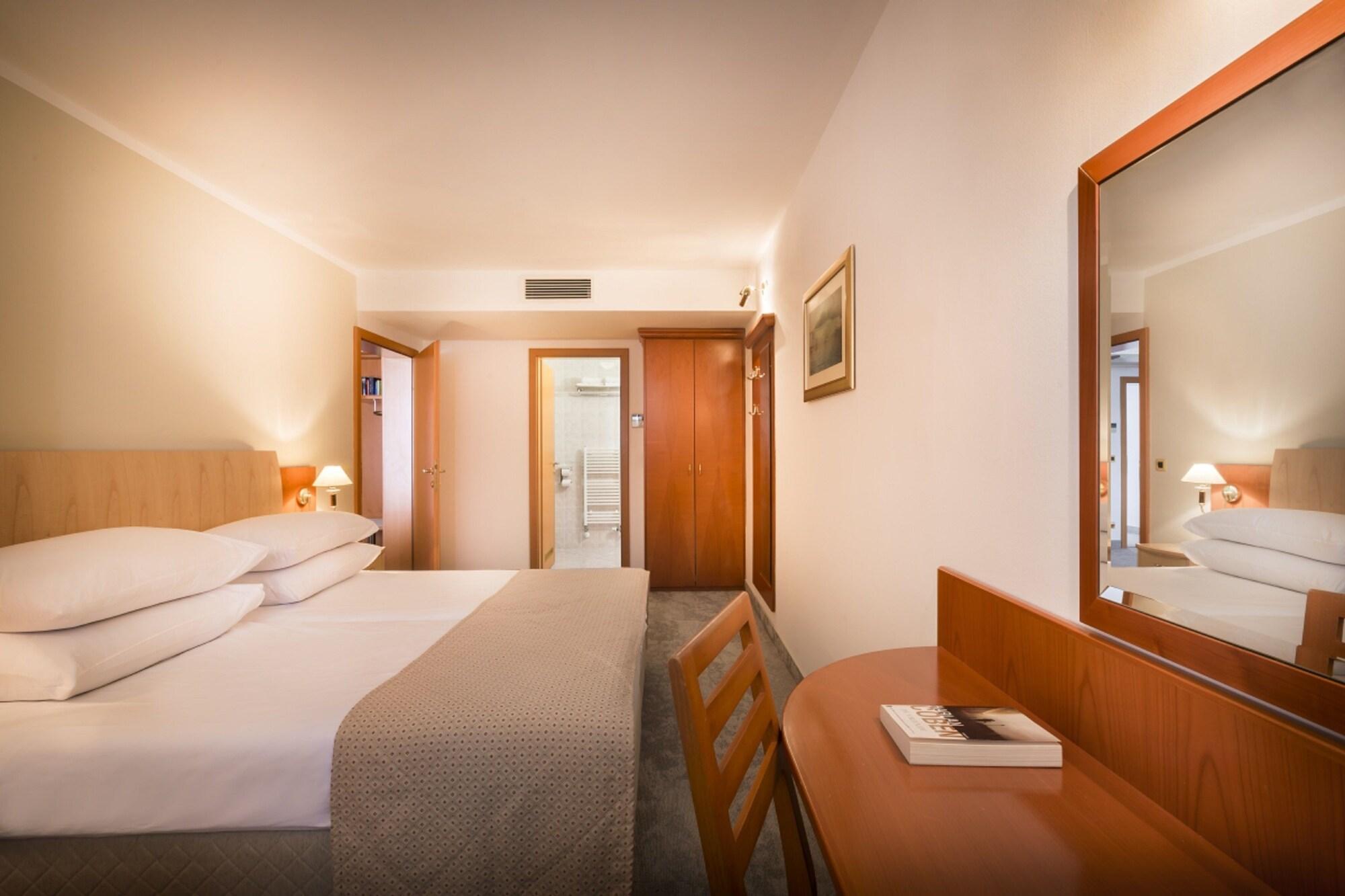 Sunny Baska Residence By Valamar, Ex Zvonimir Ngoại thất bức ảnh
